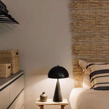 Sumba - 2 Bedrooms And Balcony In Santo Antonio דירה ליסבון